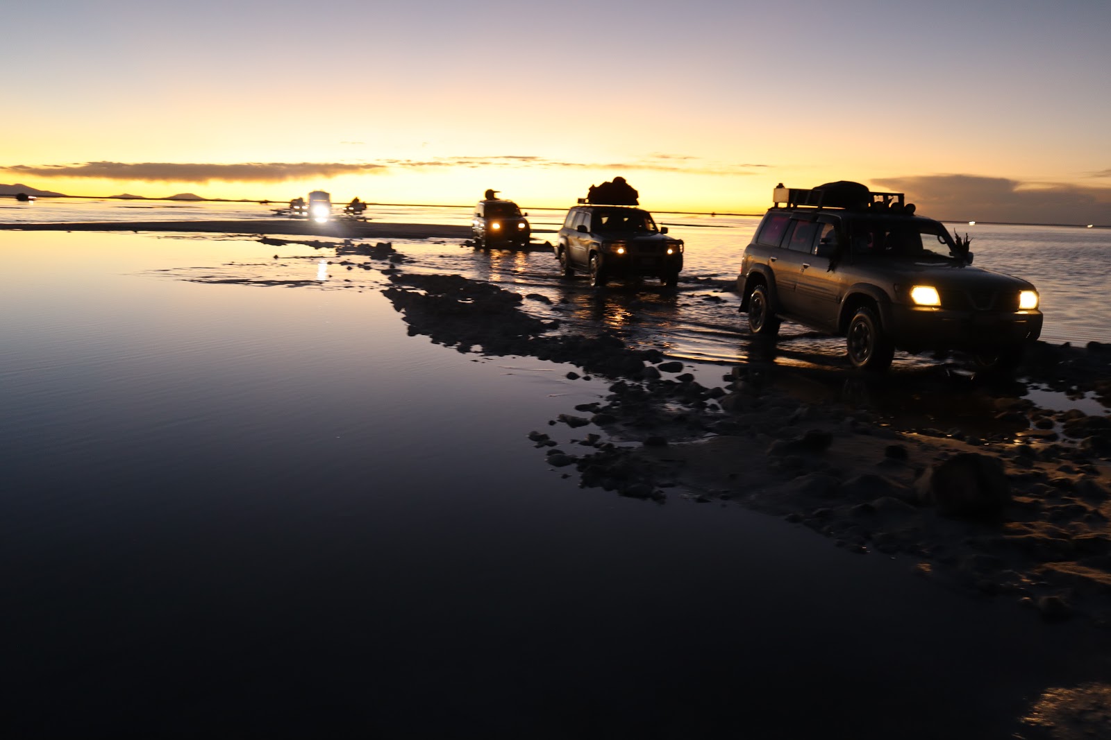 Jeeps sunset puesta de sol Uyuni