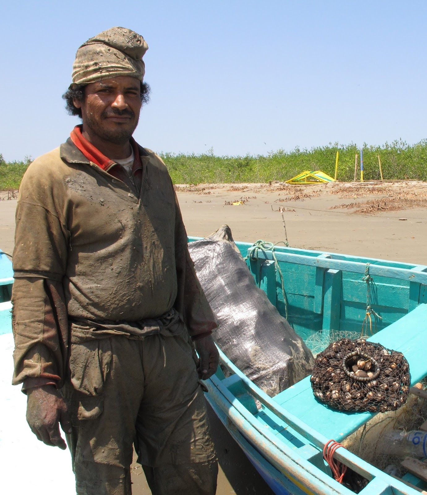Mariscador Isla del Amor conchas negras Shellfish worker