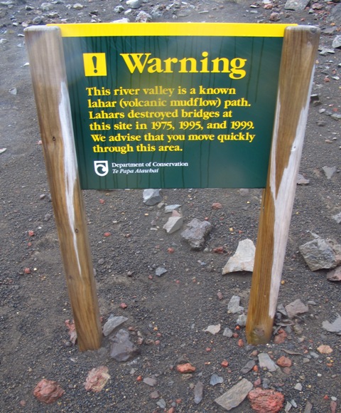 Warning on the Ruapehu loop New Zealand